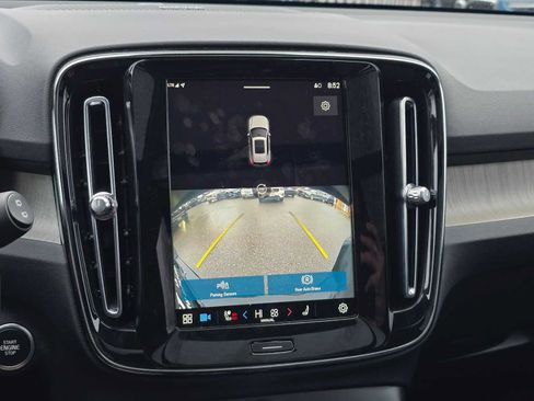 Used 2023 Volvo XC40 B5 Ultimate w/ Protection Package Premier image 23