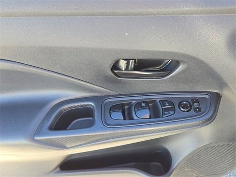 Used 2020 Nissan Versa S image 24