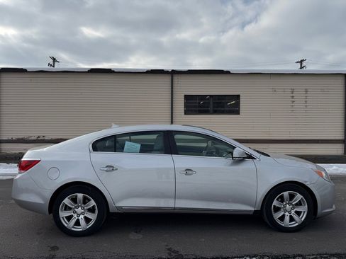 Used 2011 Buick LaCrosse CXL image 2