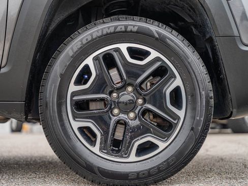 Used 2016 Jeep Renegade Trailhawk w/ Safety & Security Group image 9