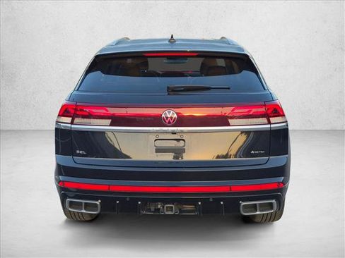 Used 2024 Volkswagen Atlas Cross Sport SEL R-Line AWD/4WD image 7