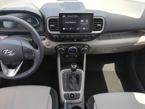 New 2025 Hyundai Venue SEL FWD image 12