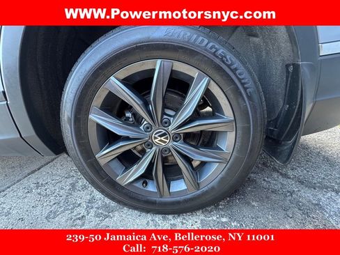 Used 2022 Volkswagen Tiguan SE w/ Panoramic Sunroof Package image 15