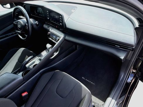 Used 2025 Hyundai Elantra Sport FWD image 34