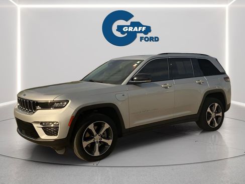 Used 2022 Jeep Grand Cherokee Limited 4xe image 2
