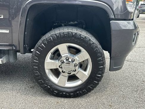 Used 2016 GMC Sierra 2500 Denali w/ Duramax Plus Package AWD/4WD image 12