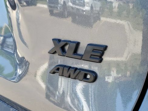 Used 2021 Toyota RAV4 XLE w/ Carpet Mat Package (TMS) AWD/4WD image 6