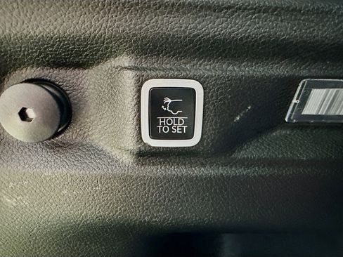 Used 2024 Jeep Grand Cherokee L Limited w/ Luxury Tech Group II image 33