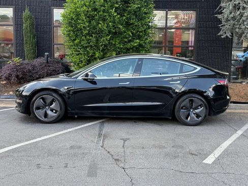 Used 2018 Tesla Model 3 Long Range RWD image 9