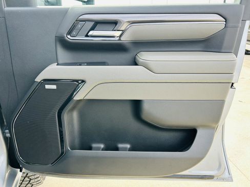 Used 2025 Chevrolet Silverado 2500 ZR2 image 34