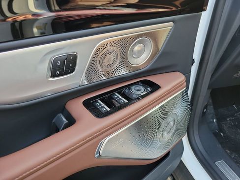 New 2026 Lincoln Nautilus Reserve image 19