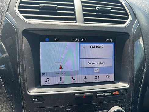 Used 2019 Ford Explorer XLT w/ Equipment Group 202A AWD/4WD image 18