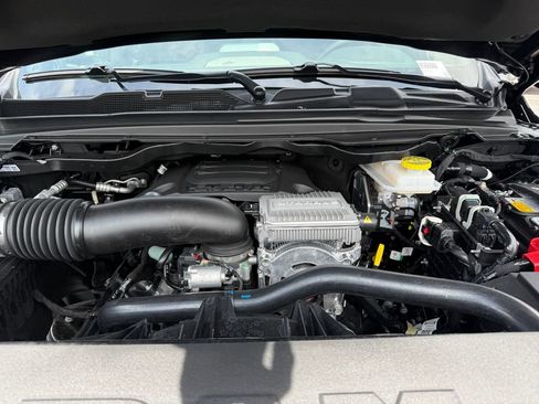 New 2026 RAM 1500 Laramie AWD/4WD image 17