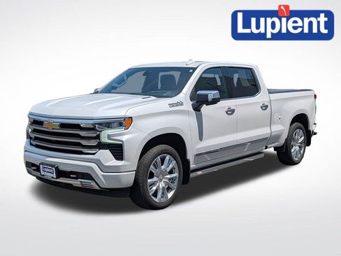 Used 2022 Chevrolet Silverado 1500 High Country w/ High Country Premium Package AWD/4WD image 11