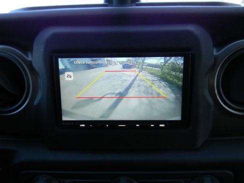 Used 2018 Jeep Wrangler Unlimited Sport S AWD/4WD image 14