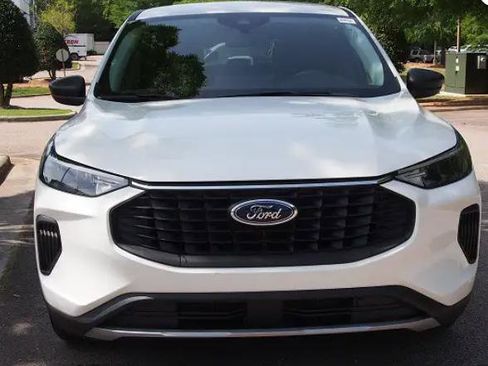 Used 2023 Ford Escape Active w/ Tech Pack #1 image 3