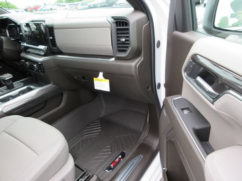 New 2026 Chevrolet Silverado 1500 LTZ w/ LTZ Premium Package AWD/4WD image 21