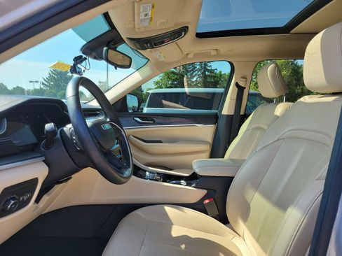 Used 2022 Jeep Grand Cherokee L Limited AWD/4WD image 15