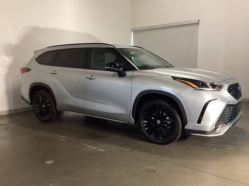 Certified 2023 Toyota Highlander XSE image 8