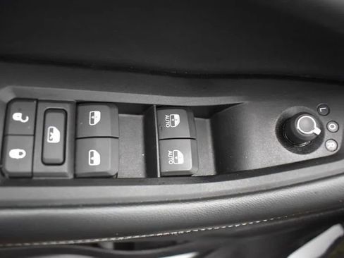 Used 2024 Jeep Grand Cherokee Limited image 21