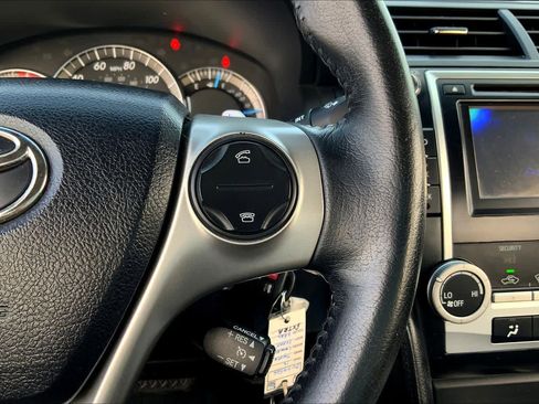 Used 2013 Toyota Camry SE image 24