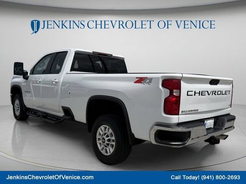 Used 2025 Chevrolet Silverado 2500 LT w/ Convenience Package AWD/4WD image 7