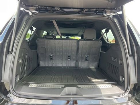 New 2026 Chevrolet Suburban High Country AWD/4WD image 31