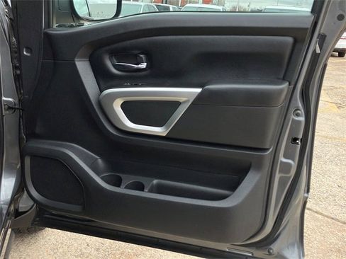 Used 2023 Nissan Titan SV w/ Accessory Utility Package image 10