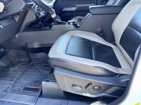 Used 2022 Ford Bronco Wildtrak image 15