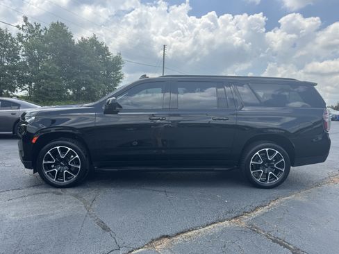 Used 2024 Chevrolet Suburban RST AWD/4WD image 8