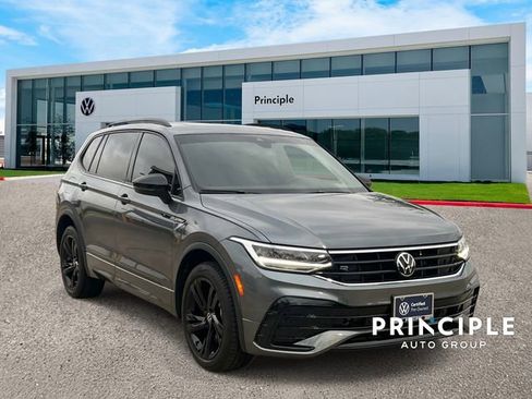 Used 2024 Volkswagen Tiguan SE R-Line FWD image 3