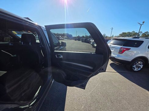 Used 2019 Dodge Durango SXT image 12