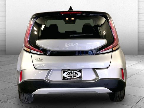 Used 2025 Kia Soul LX w/ LX Technology Package FWD image 3