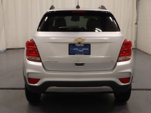 Used 2020 Chevrolet Trax LT w/ LT Convenience Package AWD/4WD image 9