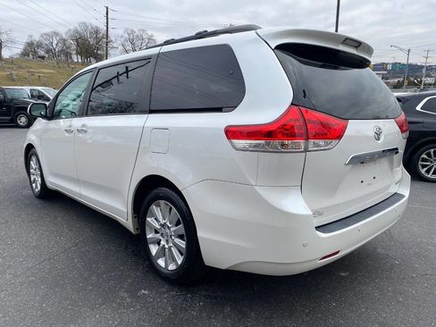 Used 2012 Toyota Sienna Limited w/ Premium Pkg image 5