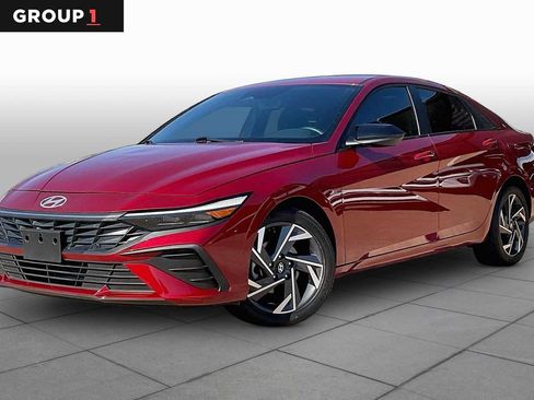 Used 2025 Hyundai Elantra Sport FWD image 1