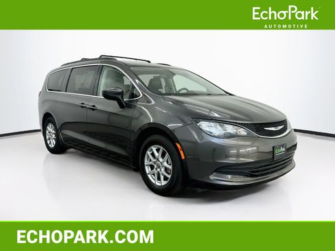 Used 2020 Chrysler Voyager Lxi FWD image 1