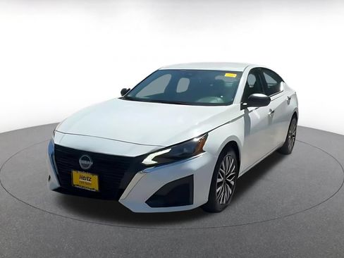 Used 2025 Nissan Altima 2.5 SV FWD image 7
