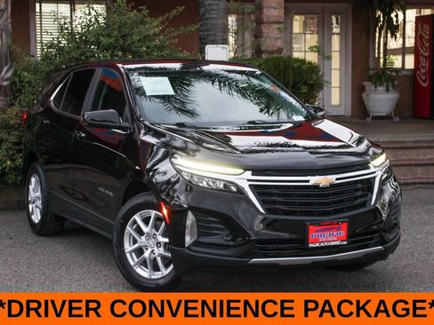 Used 2022 Chevrolet Equinox LT w/ Driver Convenience Package FWD image 2