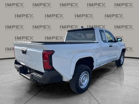 Used 2024 Toyota Tacoma SR image 5