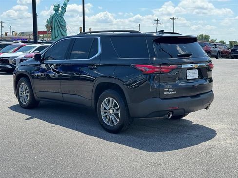 Used 2023 Chevrolet Traverse LT FWD image 5