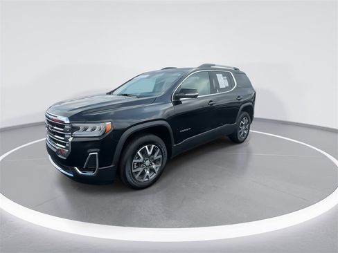 Used 2023 GMC Acadia SLE w/ Driver Convenience Package image 4