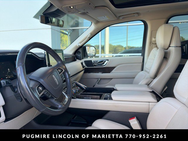 Used 2020 Lincoln Navigator L Reserve w/ Equipment Group 201A Reserve AWD/4WD image 3