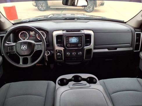 Used 2019 RAM 1500 Classic SLT image 10