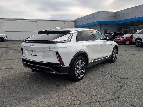 Certified 2025 Cadillac Lyriq Luxury image 10