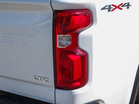 Used 2024 Chevrolet Silverado 2500 LTZ image 10