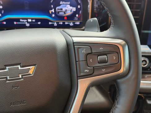 Used 2025 Chevrolet Silverado 1500 LT Trail Boss w/ Convenience Package II AWD/4WD image 19