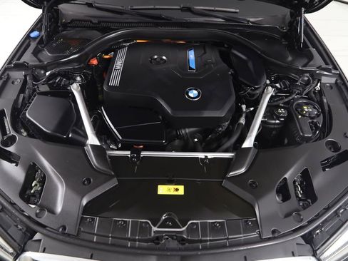 Used 2023 BMW 530e xDrive w/ Premium Package AWD/4WD image 57