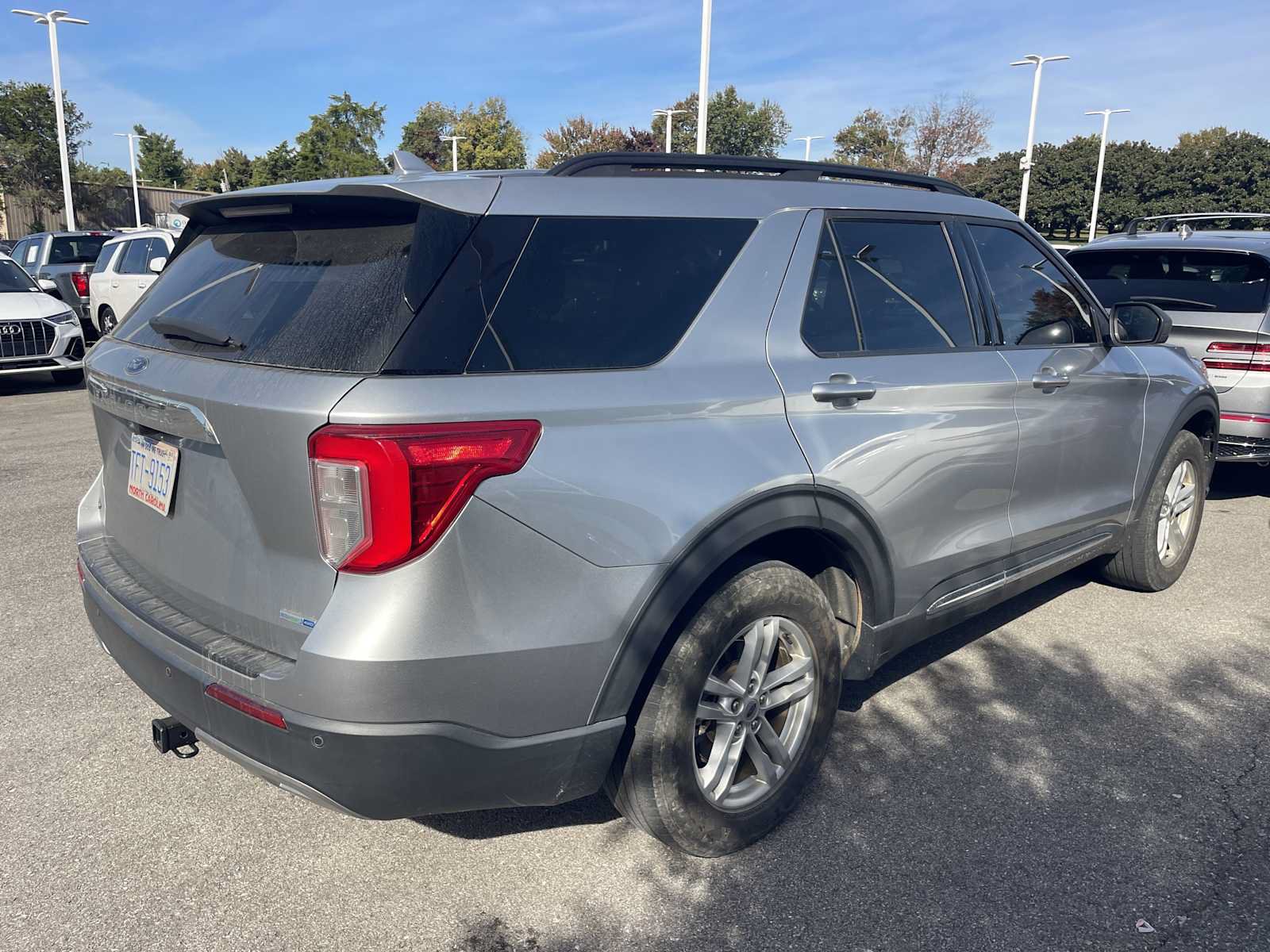 Used 2020 Ford Explorer XLT w/ Equipment Group 202A AWD/4WD image 4
