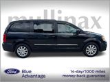 Used 2016 Chrysler Town & Country Touring image 2